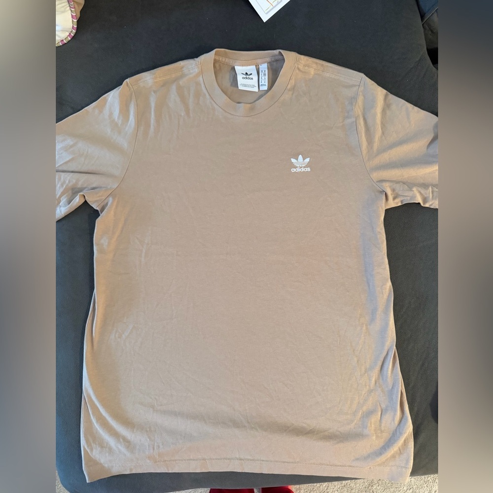 Adidas Men's Beige Short Sleeve Tee M